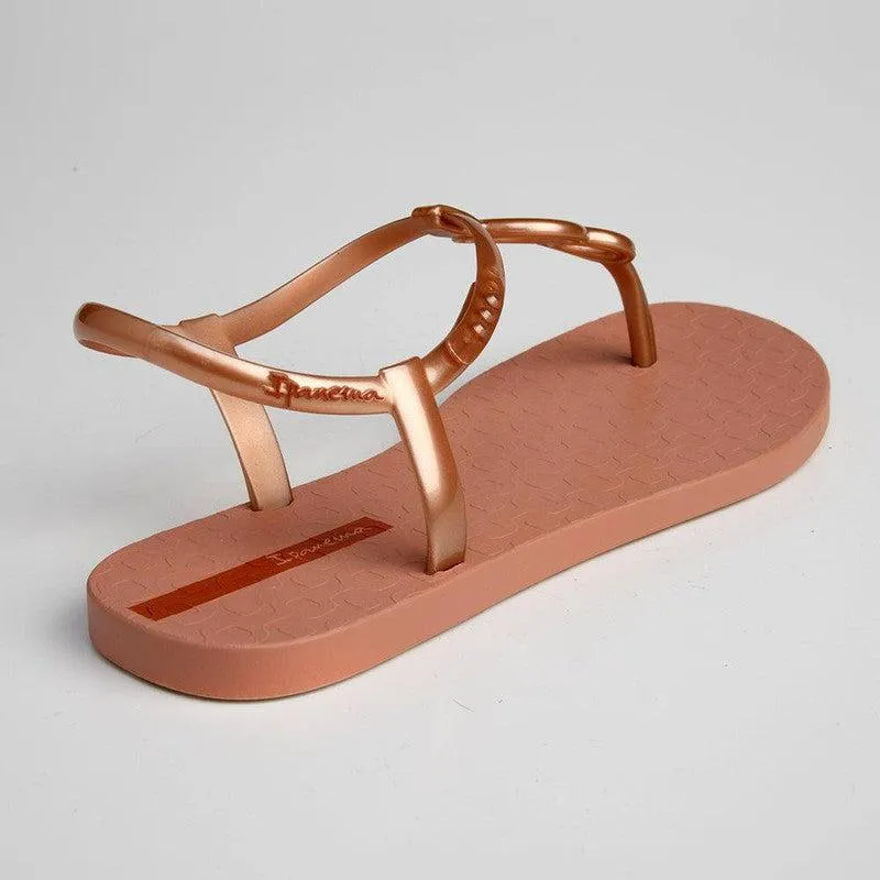 Ipanema Eden Modern Thong Sandals- Light Pink/Rose