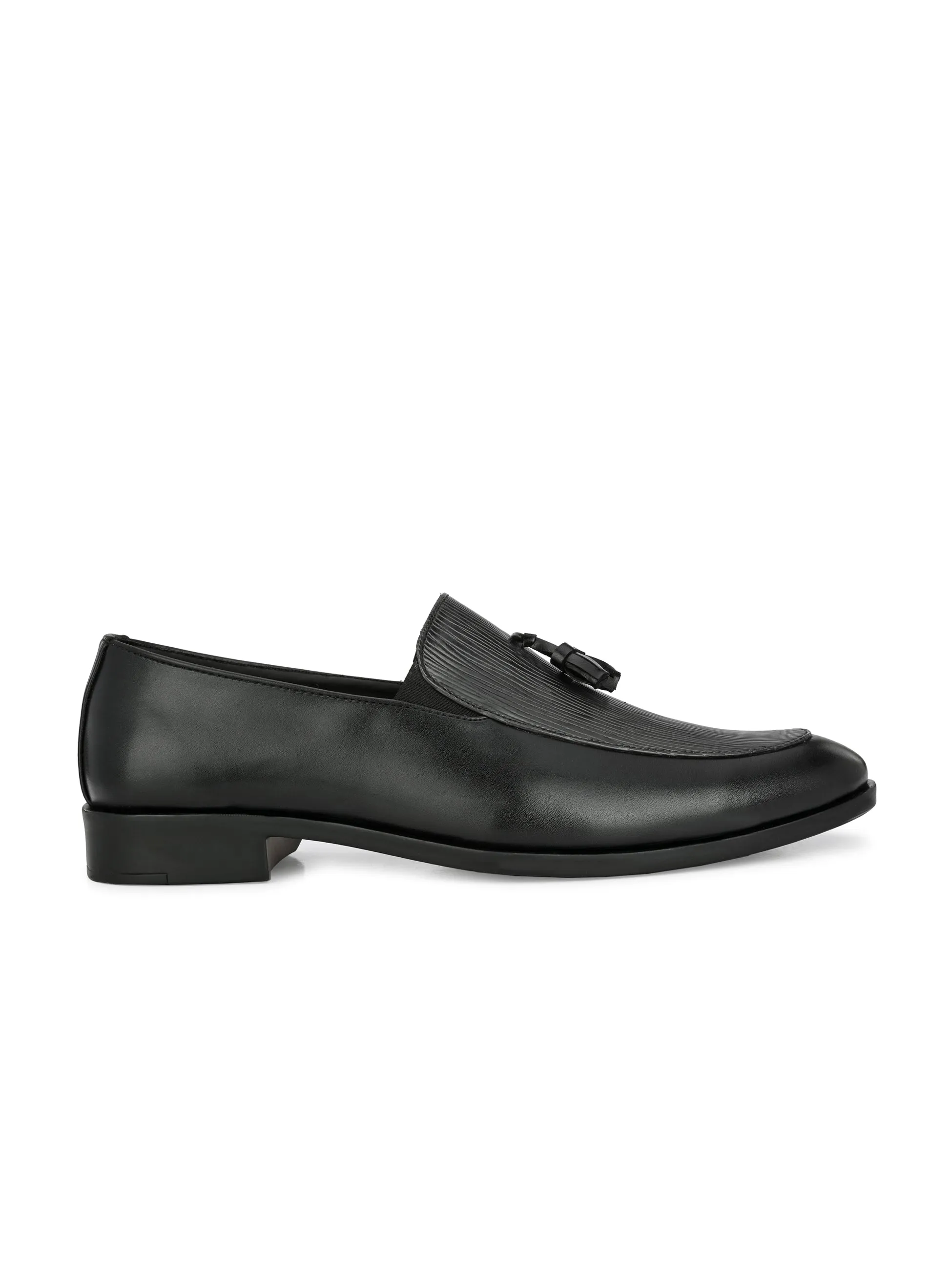 Zedge Black Tassel Slip-Ons